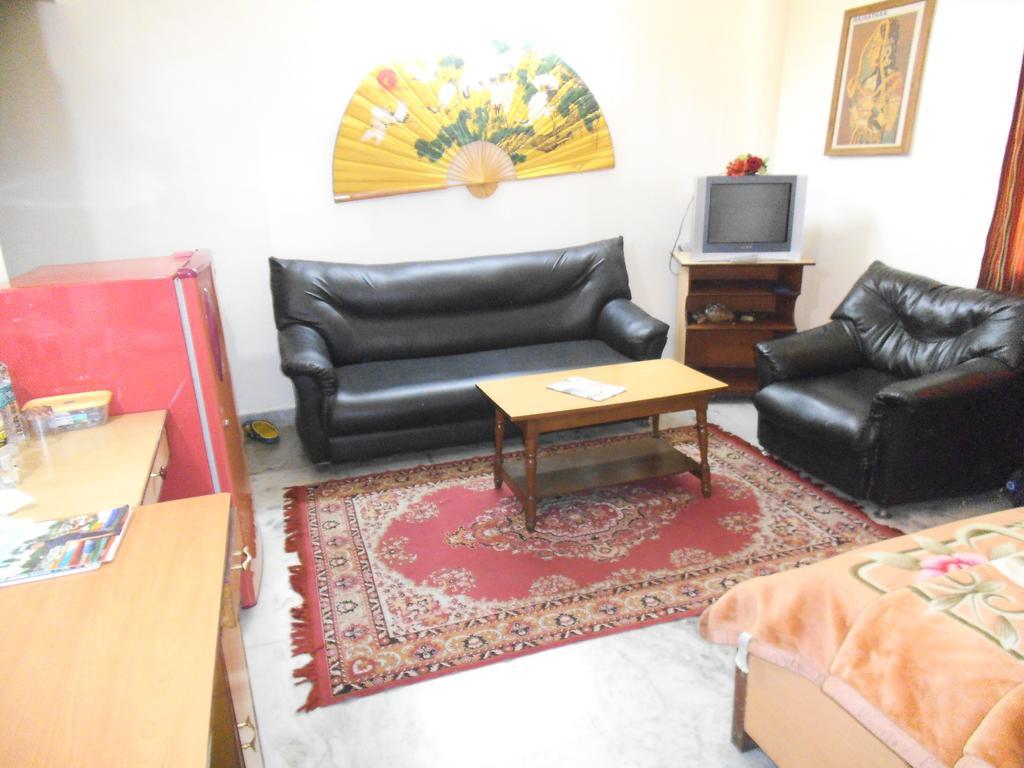 City Centre Hotel Agartala Szoba fotó