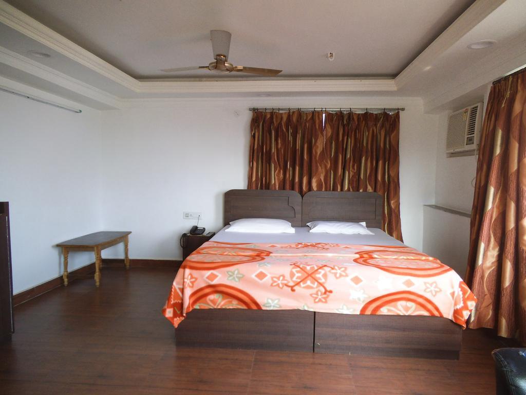 City Centre Hotel Agartala Kültér fotó